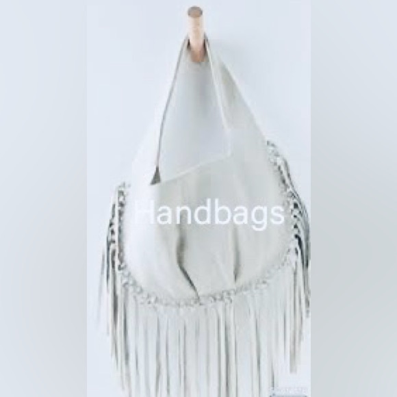 Handbags - Picture 3 of 4